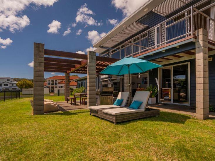 Hosts On The Coast Whitianga Bliss Villa Exterior photo